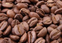 Спортивный врач Александра Чистякова, рассказывая о скрытых полезных свойствах кофе, напомнила и о свойстве этого напитка снижать риск развития слабоумия, препятствуя формированию специфических бляшек в мозге
