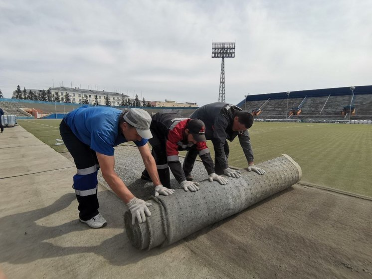 В Кемерове приступили к реконструкции главного футбольного поля