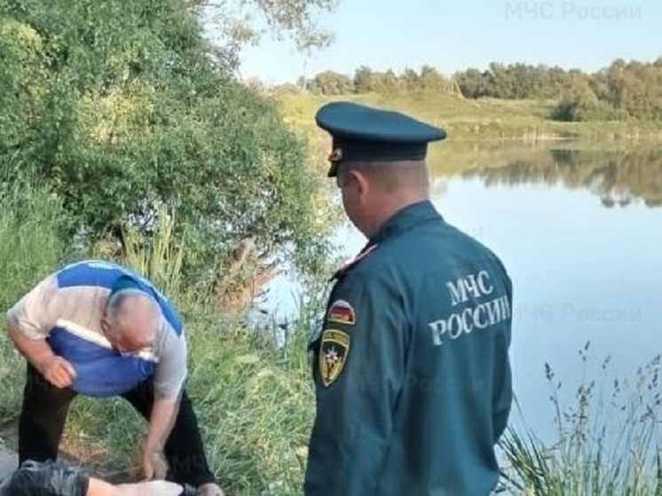 В Орловской области в пруду едва не утонул мужчина