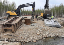 В Хабаровском крае проводится реконструкция дороги между Комсомольском-на-Амуре и рабочим поселком Чегдомын. Магистраль обещают сдать в эксплуатацию к 2025 году, сообщили в правительстве региона.