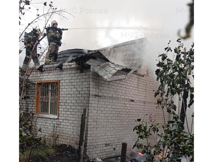 Огнеборцы спасли двух человек на пожаре в Брянске