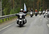 Патриотический фестиваль Baltic Rally стартовал – около сотни мотоциклистов выехали из Владивостока в Выборг. Об этом сообщили в пресс-службе правительства Ленобласти.