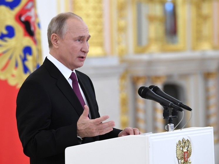 Владимир Путин в поздравлении с днем ВДВ отметил мужество и отвагу десантников в СВО