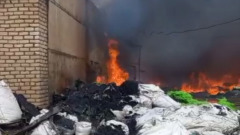 В Яхроме горят склады на площади 2500 квадратных метров