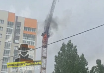 В Барнауле на Северном Власихинском проезде,114 загорелся башенный кран