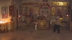 Момент кражи святыни из храма в Кировске попал на видео