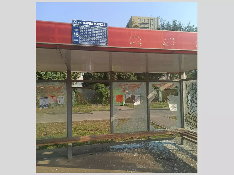 Александр Бречалов назвал состояние автобусных остановок в Ижевске "ужасом"