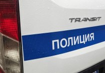 Труп мужчины нашли на кухне в «однушке» на Русановской. Он лежал на полу с гематомой над бровью, сообщил источник в правоохранительных органах.