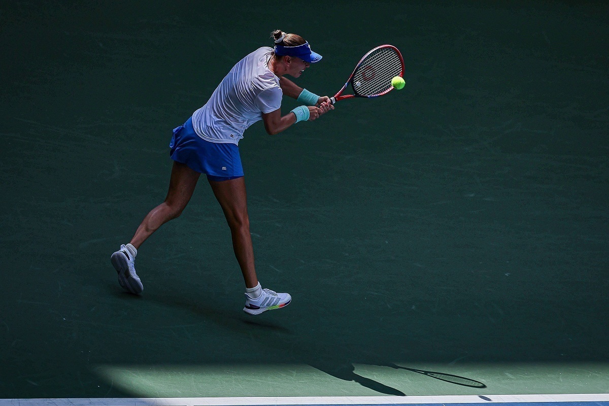 Вера Звонарева в паре с немкой Лаурой Зигемунд вышла в полуфинал женского Итогового турнира WTA в мексиканском Канкуне.