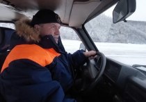 На этот раз сотрудники МЧС взяли на учет две ледовые дороги в районе имени Полины Осипенко