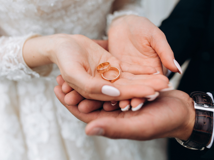 В тамбовском Дворце бракосочетания 24 февраля поженились около 30 пар