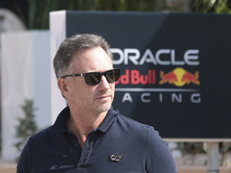 Утверждается, что Кристиан Хорнер может покинуть пост главы Red Bull Racing, даже если с него снимут обвинение в «непристойной переписке». Всё из-за растущего напряжения и распрей в команде. «МК-Спорт» рассказывает подробности.