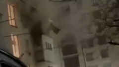 В Ингушетии боевики забаррикадировались в жилом доме и ведут перестрелку: видео с места