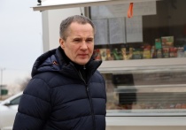 3 марта губернатор Белгородской области Вячеслав Гладков посетил Шебекинский городской округ, где проверил ход и качество восстановительных работ зданий, пострадавших от обстрелов ВСУ