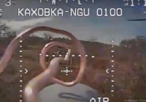 Оператор украинского FPV-дрона направил его на решившегося сдаться россиянам бойца ВСУ