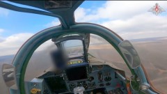Экипажи истребителей Су-25 уничтожили опорные пункты ВСУ: кадры боевого вылета