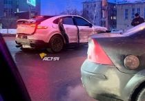 Сразу пять автомобилей столкнулись в центре Новосибирска