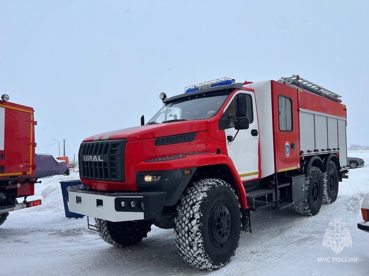 Огнеборцы в Ненецком округе получили три новые автоцистерны