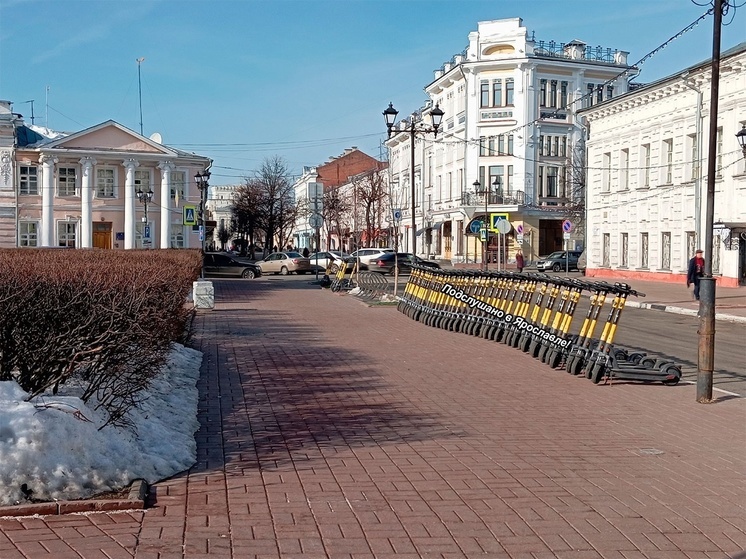 В Ярославль, совсем не на радость горожан, прибыли электросамокаты