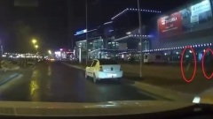 Минута до теракта: очевидцы сняли на видео "Рено" и террористов с автоматами