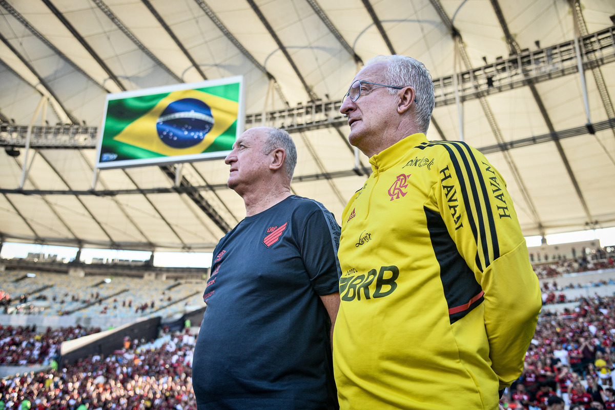 Главный тренер сборной Бразилии: «Как бы мне не было больно, Алвес и Робиньо наказаны справедливо».