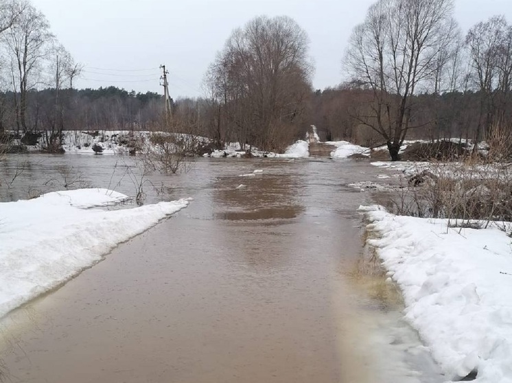 Подтопленный мост отрезал 4 населенных пункта Малоярославецкого района