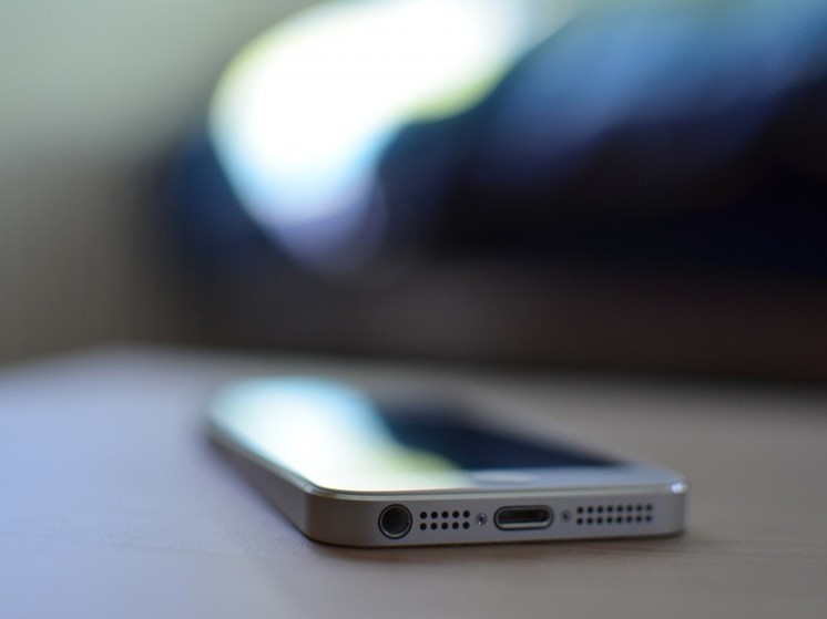 Курян предупредили об опасности покупки телефонов «с рук»