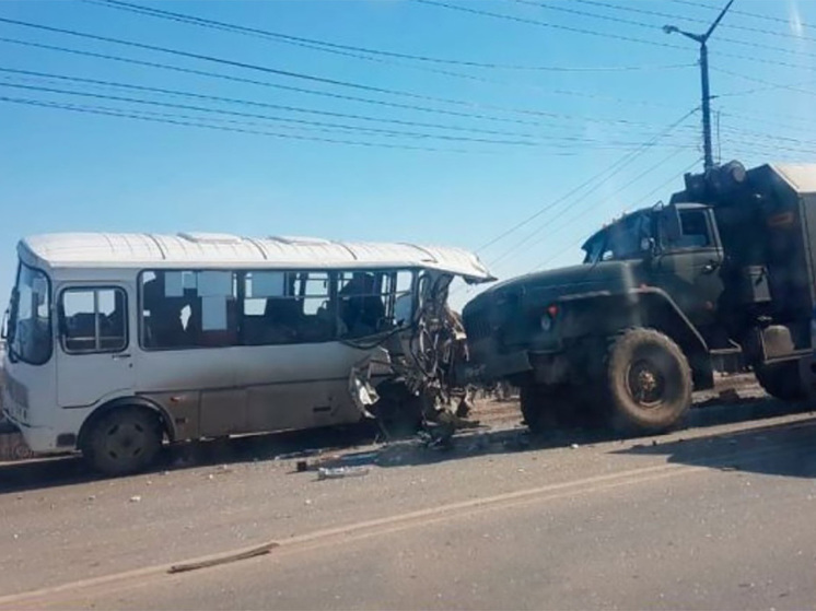 В Калуге пять человек пострадали в ДТП с автобусом и грузовиком "Урал"