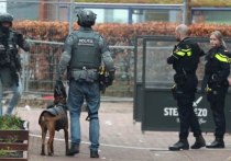 В Нидерландах в городе Эде в провинции Гелдерланд неизвестный захватил заложников в кафе в развлекательном центре Petticoat на улице Nieuwe Stationsstraat