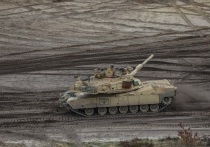Под Авдеевкой подбит очередной американский танк Abrams, его уничтожение попало на видео, сообщает РИА Новости