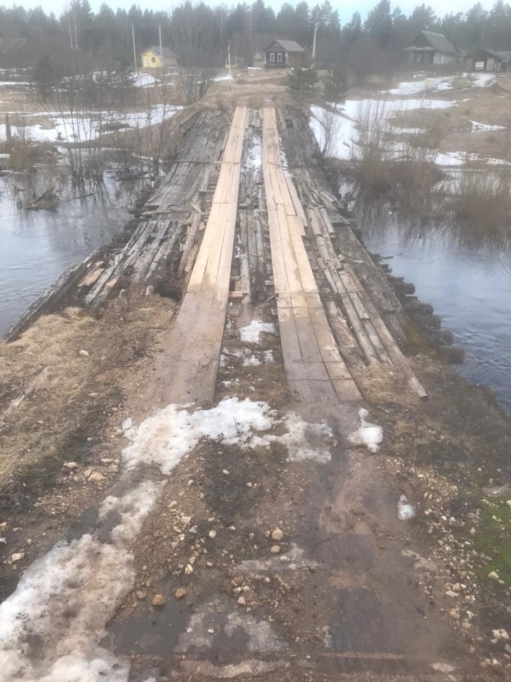 Отрезаны от мира: как мост в Тверской области разделил деревню пополам