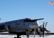Два стратегических бомбардировщика Ту-95МС дальней авиации ВКС РФ выполнили запланированный полет над нейтральными водами акваторий Баренцева и Норвежского морей, сообщило Минобороны