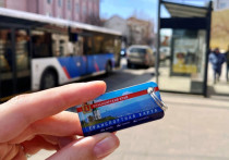 В Красноярске продают транспортные карты в виде брелоков