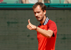 Хачанов вышел в четвертьфинал турнира в Монте-Карло. Медведева вновь разозлили: фото
