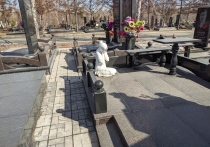 Автор проекта «Пешком по кладбищам» Руслан Фарманов во время обследования Бадалыка обнаружил много новых захоронений молодых людей