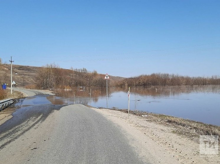 В Татарстане затопленными остаются четыре низководных моста