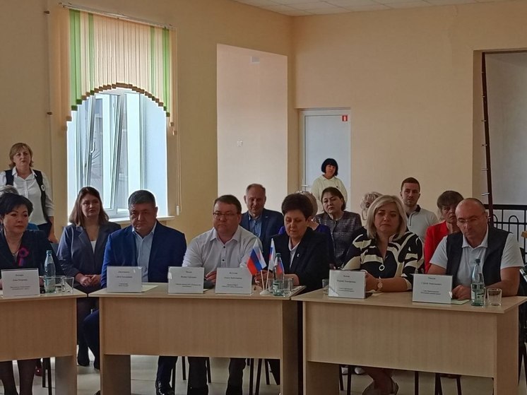 Круглые столы по вопросам развития ДНР провели в двух городах Республики