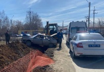 В Екатеринбурге 19-летний водитель без прав совершил наезд на двух дорожных рабочих, один из которых впоследствии скончался