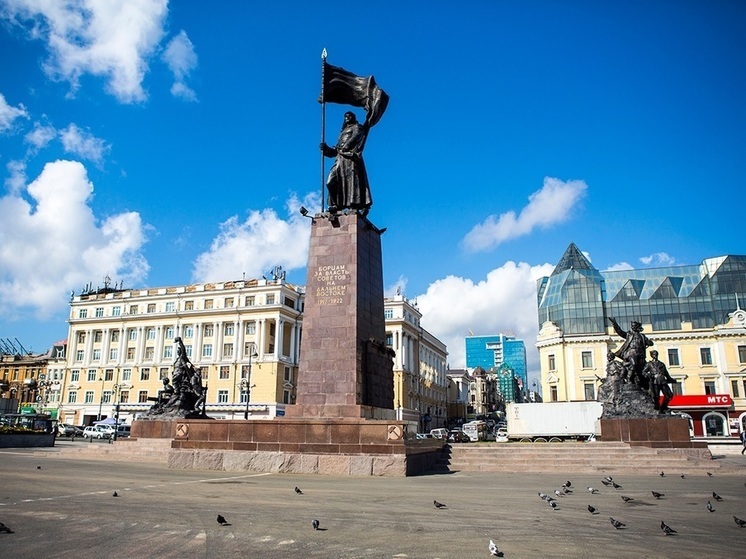 Электросамокатам запретили поездки по центральной площади Владивостока
