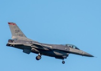 Дополнительная партия из трех истребителей F-16 Fighting Falcon Королевских Военно-воздушных сил (ВВС) Нидерландов будет передана Европейскому центру подготовки пилотов F-16, в том числе украинских. Об этом сообщили представители пресс-службы Министерства обороны Румынии.