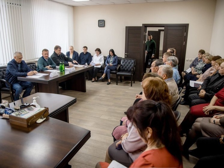Старовойт провёл встречу с жителями Глушковского района из-за регулярных обстрелов ВСУ