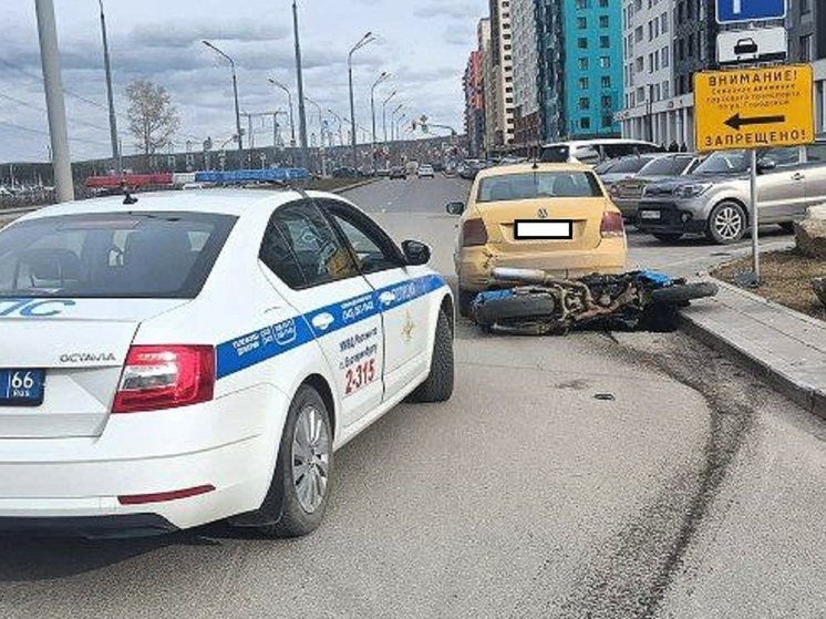 В Екатеринбурге погиб мотоциклист, налетев на бордюр