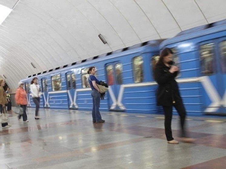 В метро Екатеринбурга начал курсировать космический поезд