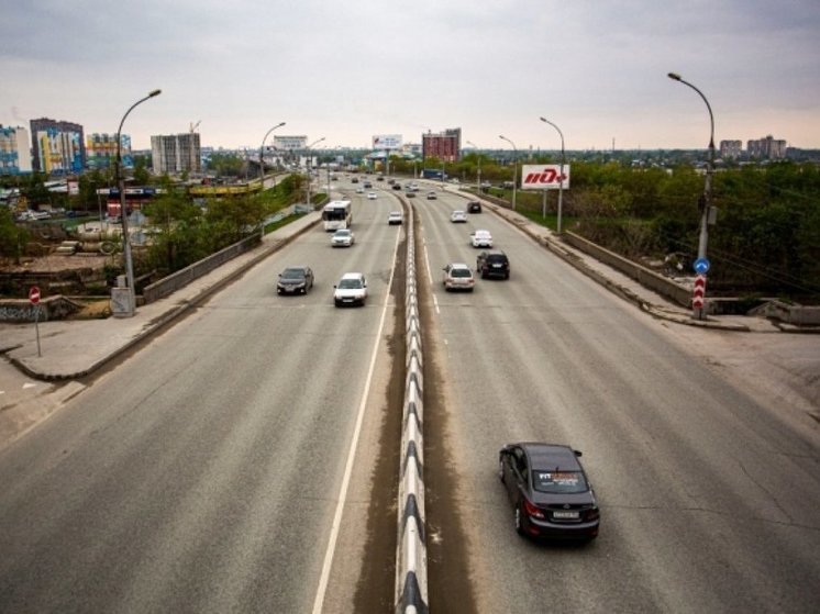 В Новосибирске движение грузового транспорта ограничат с 18 апреля