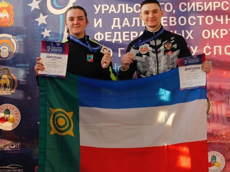 Гиревики из Хакасии стали серебряными призерами на чемпионате