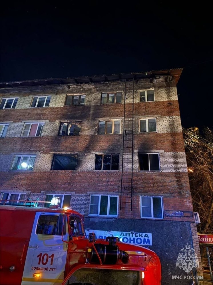 Женщина погибла на пожаре в Шелехове