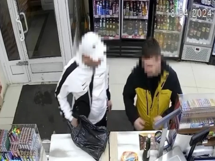 Вооруженный новосибирец угрожал посетителю алкомаркета пистолетом и обнимал продавщицу