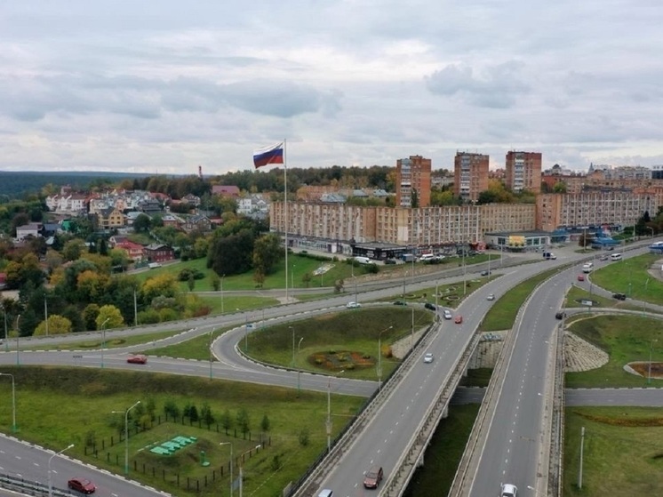 На главном въезде в Калугу появится большой российский триколор