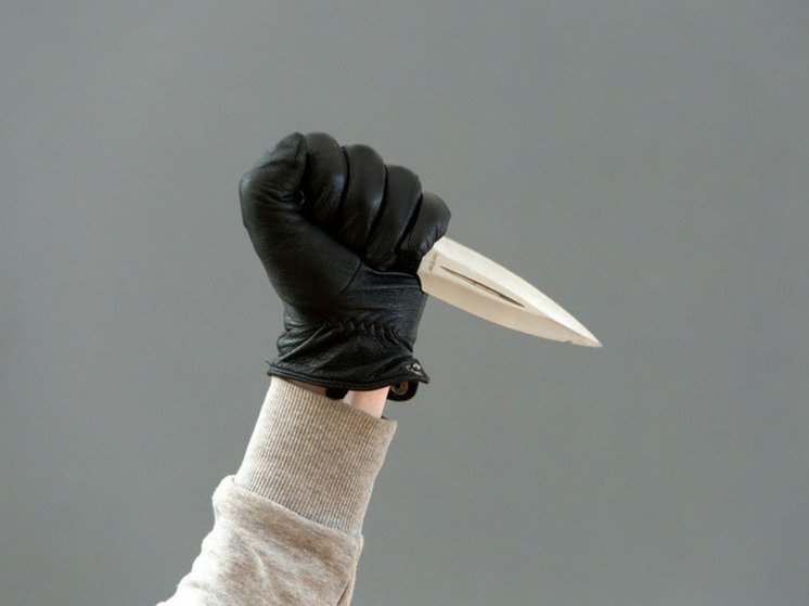 Школьник-сатанист изрезал ножом двух девушек на вписке в Петрозаводске