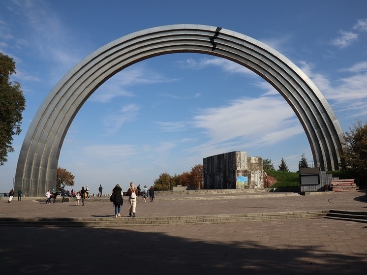 Департамент культурного наследия Киева заявил об опасности демонтажа арки Дружбы народов